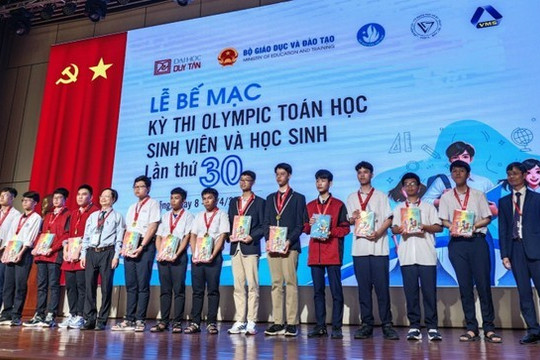 Cặp song sinh cùng vào vòng chọn Đội tuyển Olympic Toán quốc tế, không học thêm vẫn giành nhiều HCV, giải thưởng