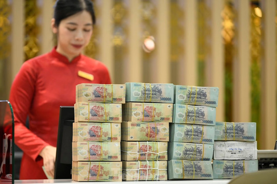 Dự báo lãi suất ngân hàng trước áp lực thuế quan của Mỹ
