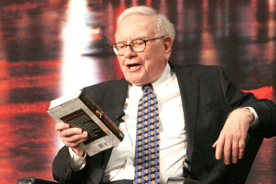 Warren Buffett khuyên gì khi thị trường chứng khoán lao dốc?