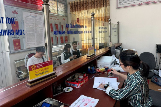 Chưa giảm biên chế cấp xã ngay sau sáp nhập, Bộ Nội vụ nêu rõ lý do và thời điểm tinh giản