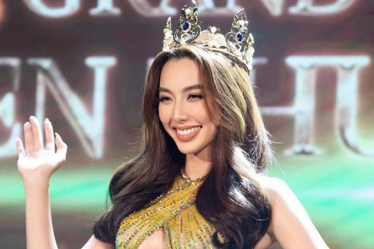 Nguyễn Thúc Thùy Tiên trước khi vướng bê bối: Hoa hậu Hòa bình Quốc tế 2021, được Thủ tướng trao bằng khen, Chủ tịch công ty vốn 8 tỷ