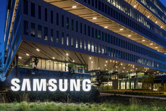 Samsung dự kiến lợi nhuận sụt giảm 21%, bị đại kình địch bỏ xa