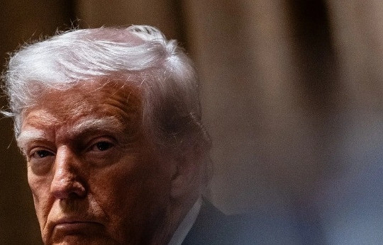 Ông Trump nói Mỹ có thể mua tàu từ 'đối tác' để cạnh tranh với Trung Quốc