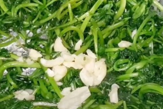 Loại rau được CDC Mỹ 'chấm điểm 10' về dinh dưỡng: Chợ Việt lúc nào cũng sẵn, giá 'rẻ bèo' nhưng ít ai biết hết công dụng