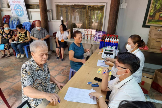 Có thể kéo dài tuổi làm việc của công chức đến 70 tuổi