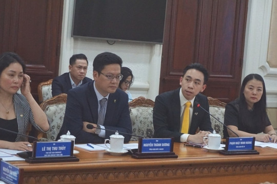 Vingroup (VIC) được đề nghị xây dựng đường sắt đô thị tại TP. HCM, con trai tỷ phú Phạm Nhật Vượng góp mặt tại buổi làm việc
