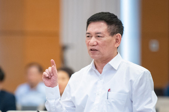 Phó Tổng giám đốc lương 150 triệu còn cán bộ nhà nước cử xuống lương chỉ 25 triệu