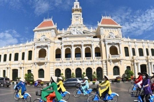 Trước thềm sáp nhập để thành 'siêu địa phương', TP.HCM thu hút thêm 2,4 tỷ USD