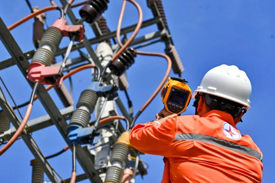 EVN tăng tốc triển khai 10 dự án nguồn điện với công suất 8.800MW