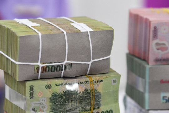 Lãi suất ngân hàng hôm nay 24/4/2025: Bất ngờ tăng trở lại, có kỳ hạn hơn 6%/năm