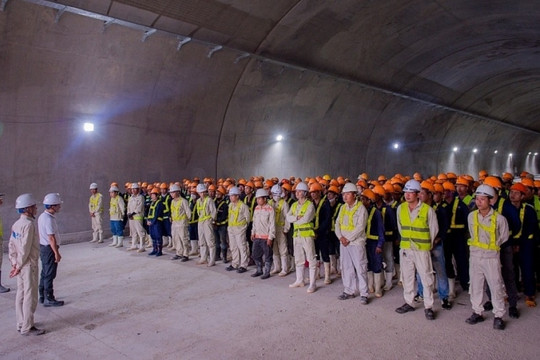Đèo Cả (HHV) làm không hết việc: Tuyển mới hàng trăm nhân sự, chuẩn bị cho chuỗi tăng trưởng lợi nhuận 10 năm