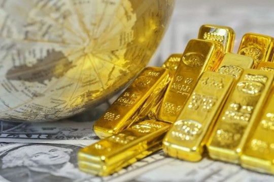 Vàng giảm mạnh hơn 1% khi Trung Quốc cân nhắc miễn thuế đối với hàng hóa Mỹ