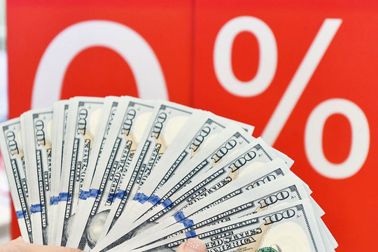Giá USD ngân hàng cao chưa từng có, lên sát 26.200 đồng