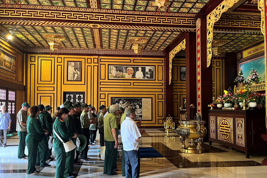 Hôm nay, nhiều cựu chiến binh vượt hơn 1.700km đến Khu du lịch Đại Nam của ông Huỳnh Uy Dũng, được hưởng đãi ngộ đặc biệt