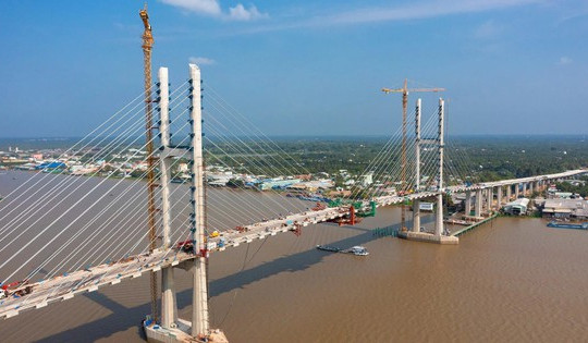 Chỉ 4 tháng nữa, cây cầu gần 7.000 tỷ, cách cầu dây văng đầu tiên do Việt Nam thiết kế 3,8km sẽ đưa vào vận hành