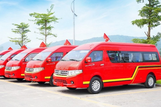 Hãng ô tô Việt Kim Long Motor bàn giao lô xe ăn xăng khoảng 8 lít/100km phục vụ thành phố đáng sống nhất Việt Nam