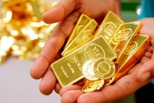 Đầu tư vàng lời to, ông chủ siêu thị chia thưởng 35 tỷ cho toàn bộ nhân viên, không sót một ai