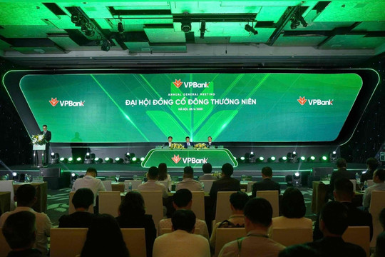 ĐHĐCĐ VPBank: Mục tiêu lợi nhuận tăng 26%, muốn mua công ty bảo hiểm nhân thọ, GPBank sẽ lãi 500 tỷ đồng trong năm nay