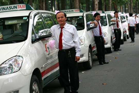 'Khó thở' với sức ép từ Xanh SM và Grab, KQKD ông lớn taxi truyền thống Vinasun sụt giảm mạnh