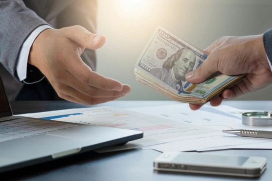 'Điểm rơi' đầu tư: 8 cổ phiếu bluechip đang được định giá hời