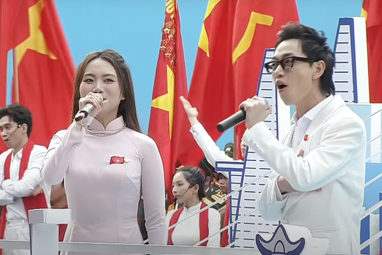 Hai đại diện trẻ hát vang khúc ca ‘Mùa xuân trên TP. HCM’ trong Đại lễ 30/4: Người được mệnh danh là ‘cô bé dân ca’, người là quán quân Rap Việt