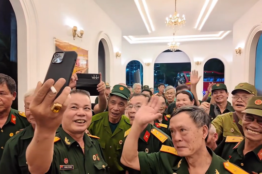 Khu du lịch Đại Nam đón tiếp đoàn cựu chiến binh hai miền Bắc – Nam, ông Huỳnh Uy Dũng trực tiếp gọi điện hé lộ điều bất ngờ