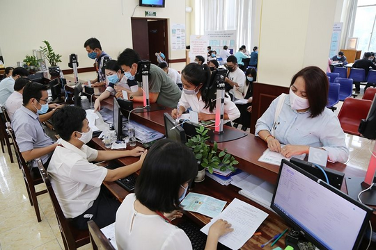Chính thức từ 15/6, cán bộ thực hiện 13 hành vi này có thể bị bãi nhiệm, kể cả vi phạm lần đầu