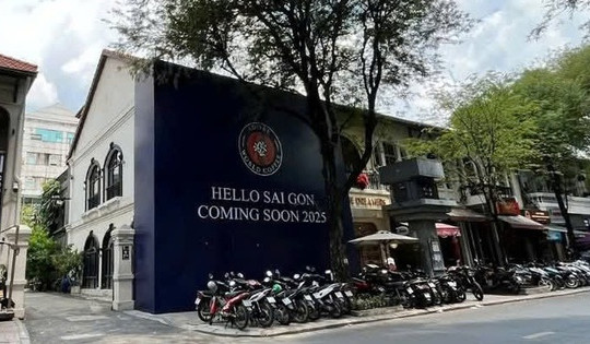 Sau 8 tháng bỏ trống, mặt bằng từng thuộc Starbucks tại Hàn Thuyên đã có chủ mới, giá thuê khoảng 700 triệu đồng/tháng