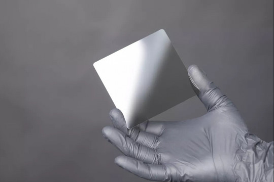 Phát minh loại chip 'bất tử': Lưu trữ không sợ nhiệt, không sợ cháy