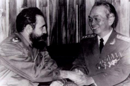 Vị lãnh tụ Cuba từng là nguyên thủ nước ngoài đầu tiên và duy nhất vượt Vĩ tuyến 17, tới vùng chiến sự Việt Nam giữa chiến tranh khốc liệt