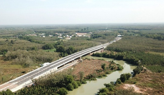 Sau 2 năm vận hành, cây cầu gần 1.000 tỷ nối Tây Ninh với tỉnh giàu nhất Việt Nam chính thức được đặt tên