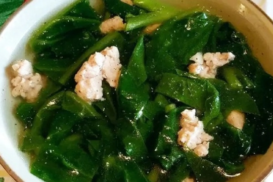 Từng mọc đầy hàng rào, loại rau dân dã nay thành đặc sản phố thị: Giá rẻ, bán đầy chợ Việt, lợi ích bất ngờ