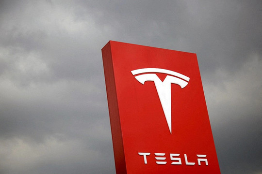 Lãnh đạo Tesla Ấn Độ bất ngờ rời ghế sau 9 năm gắn bó, tham vọng chinh phục thị trường tỷ dân của Elon Musk chao đảo?