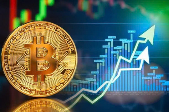 Bitcoin trở lại mốc 100.000 USD, dự báo có thể tăng gấp đôi trong năm 2025