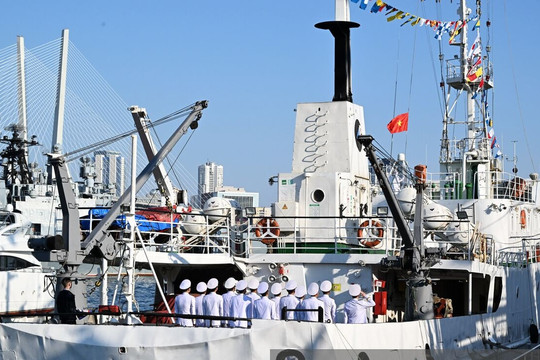 Nga bàn giao cho Việt Nam tàu nghiên cứu khoa học 'Giáo sư Gagarinsky'