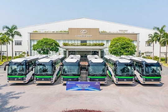 THACO của ông Trần Bá Dương vừa xuất khẩu lô xe nội địa hóa đến hơn 70%, phục vụ quốc gia 116 triệu dân