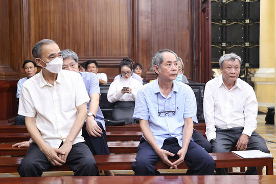Chuyển giao đất vàng trái phép, dàn lãnh đạo Vinafood II lãnh án