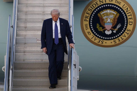 Bị chỉ trích vì nhận máy bay 400 triệu USD từ Qatar, ông Trump nói ‘ngu ngốc nếu từ chối’