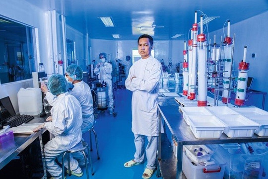 Tiến sĩ là 'cha đẻ' của vaccine Covid-19 'made in Vietnam' đầu tiên vừa qua đời: Tài sản hàng nghìn tỷ, lấy con gái gia tộc quyền lực bậc nhất cả nước