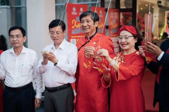 Ông chủ tiệm vàng lớn bậc nhất TP. HCM: Từng làm phụ xe tải, góp hàng tỷ chống dịch, sống âm thầm và trao ‘niềm tin vàng’ suốt 36 năm