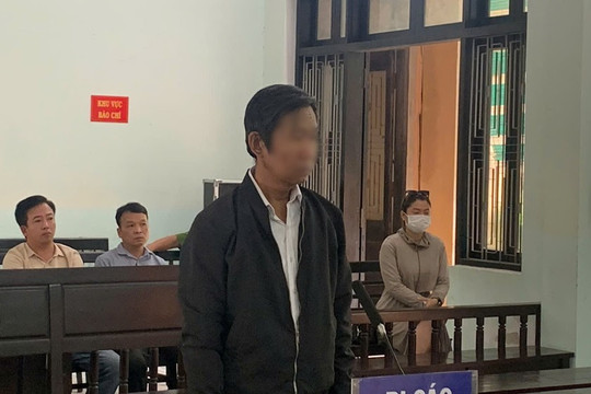 Cựu nhân viên ngân hàng Hà Xuân Khánh lừa bạn 7,7 tỷ đồng đánh bạc, bị phạt 9 năm 6 tháng tù