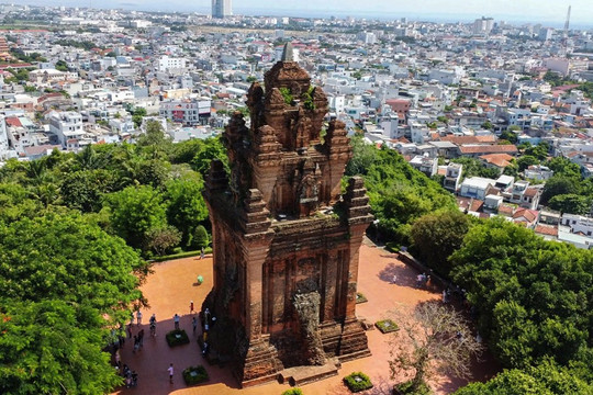 Bất ngờ phát hiện quả đạn M79 trong khuôn viên khu Di tích Quốc gia đặc biệt đông du khách tham quan