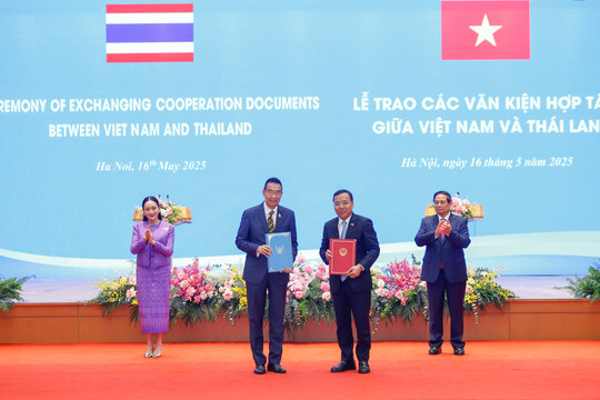 Việt Nam - Thái Lan trao nhiều văn kiện hợp tác quan trọng