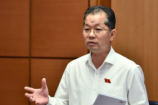 'Có cháu học tiến sĩ nước ngoài về chỉ được ký hợp đồng, giờ phải ra khỏi hệ thống'