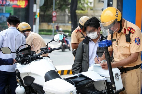Thiếu tướng Công an đề xuất tăng mức phạt vi phạm giao thông lên 200 triệu đồng, đại biểu Đồng Tháp bày tỏ lo ngại