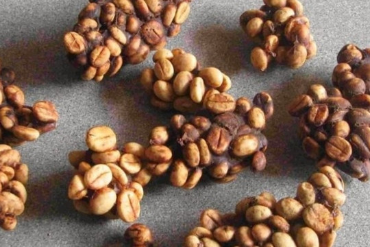 Chuyện thật như đùa: Cà phê đắt ngang vàng, làm từ phân chim giá 40 triệu đồng/kg