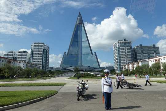 Tòa nhà chọc trời cao nhất thế giới bị ‘đắp chiếu’ gần 40 năm, không có người ở