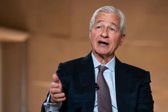 CEO JPMorgan cảnh báo: Sẽ là sai lầm nếu cho rằng ông Trump đang xuống thang, thị trường sẽ tiếp tục rung lắc