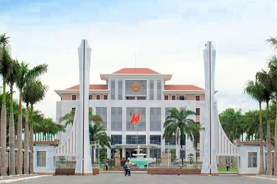 Nghỉ hưu sớm gần 7 năm, một phó phòng Quảng Nam nhận hơn 3,2 tỷ đồng