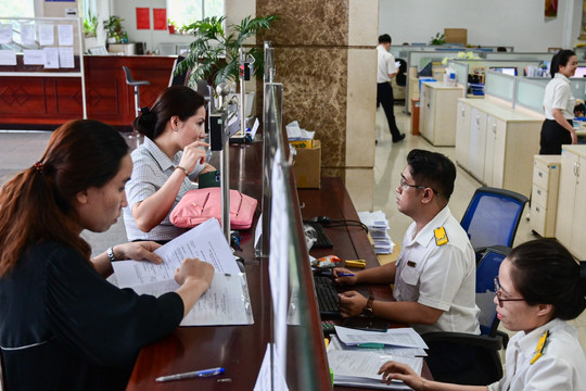 Hạn chế doanh nhân nợ thuế xuất cảnh, cần một chế tài khác